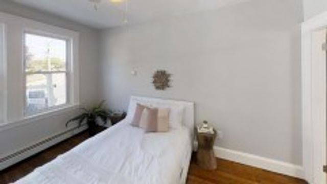 836 Canterbury 1R, Boston, MA 02131