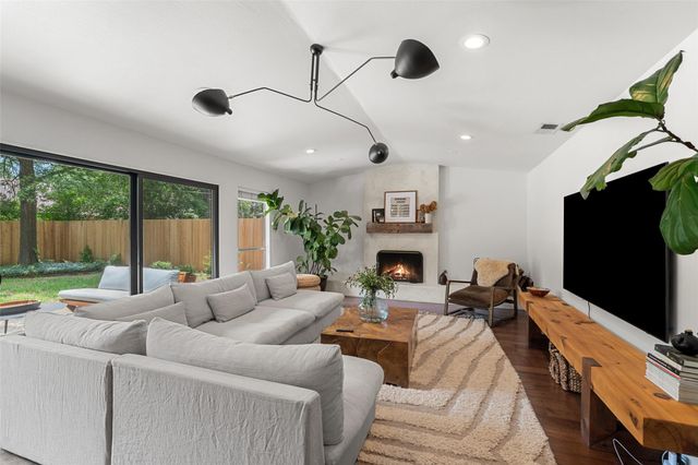 4705 Fieldstone DR, Austin, TX 78735