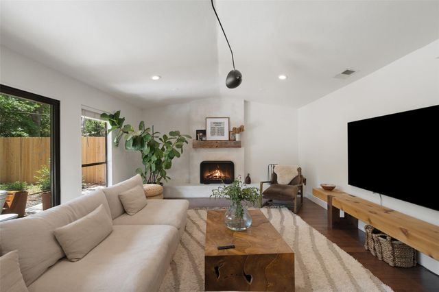 4705 Fieldstone DR, Austin, TX 78735