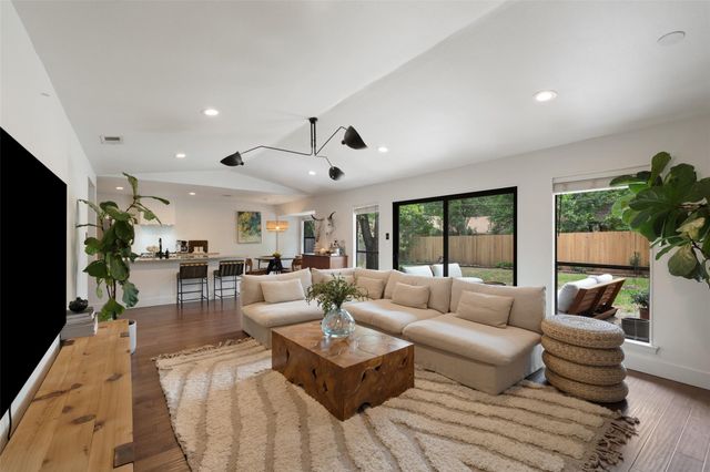 4705 Fieldstone DR, Austin, TX 78735