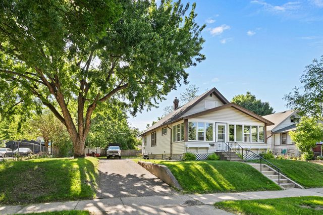 1075 Farrington Street, Saint Paul, MN 55117