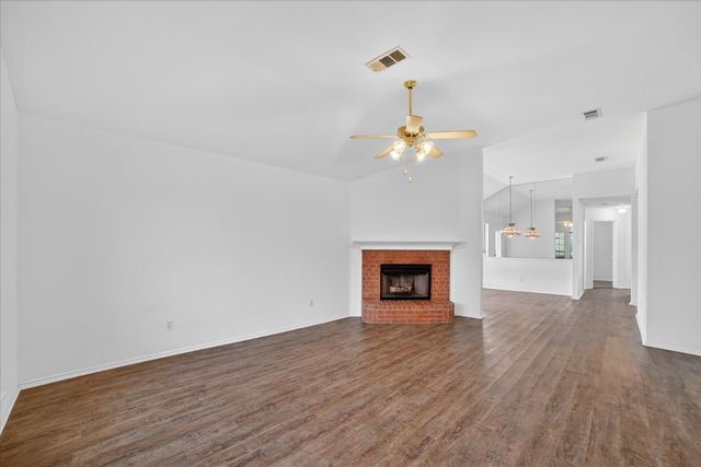 1201 Rye Glen Drive, Midlothian, TX 76065