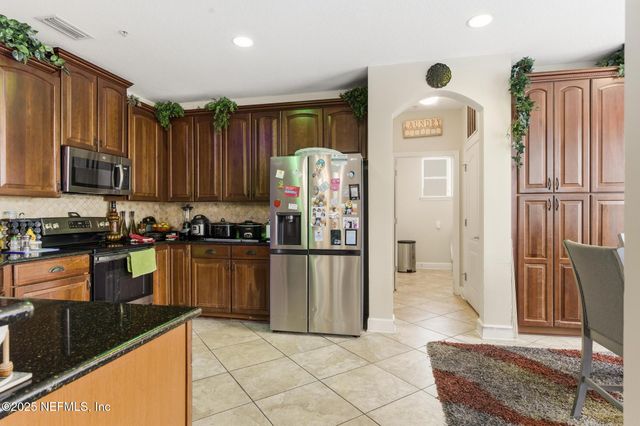 4480 DEERWOOD LAKE Parkway 532, Jacksonville, FL 32216