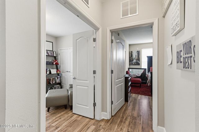 4480 DEERWOOD LAKE Parkway 532, Jacksonville, FL 32216