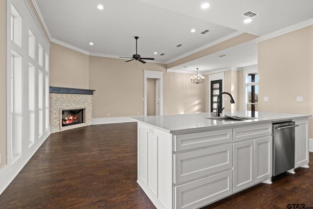 1003 Stone Haven, Mt Pleasant, TX 75455