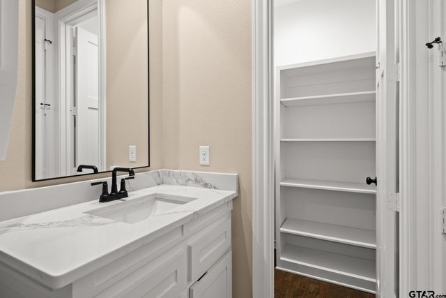 1003 Stone Haven, Mt Pleasant, TX 75455