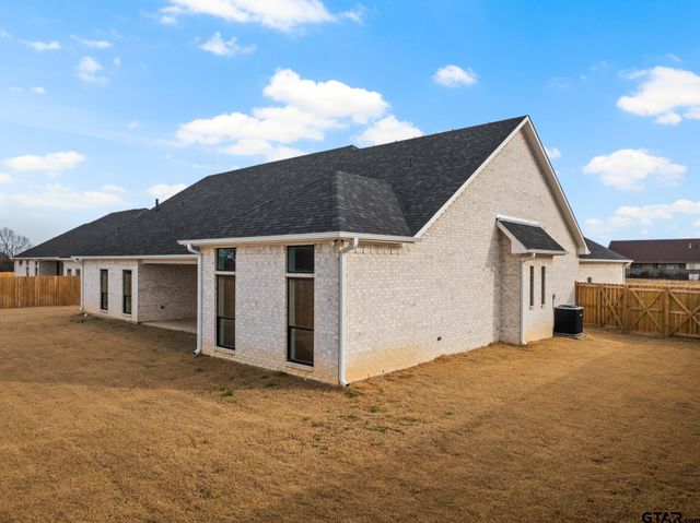 1003 Stone Haven, Mt Pleasant, TX 75455