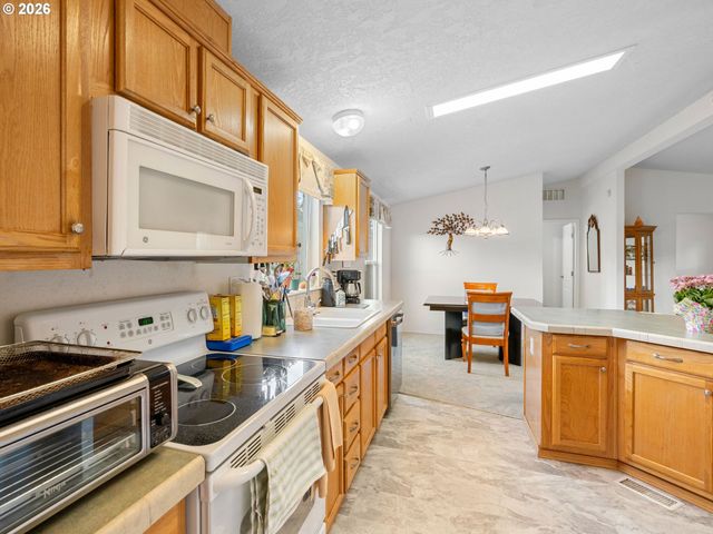 11772 Sw ROYAL VILLA Dr, Portland, OR 97224