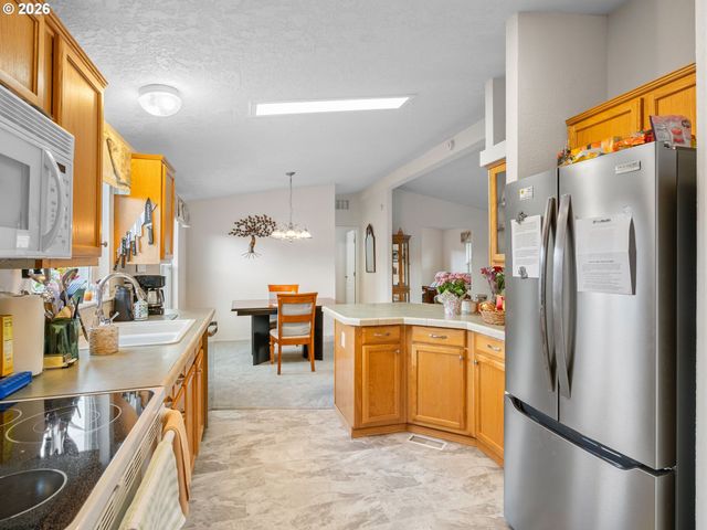 11772 Sw ROYAL VILLA Dr, Portland, OR 97224