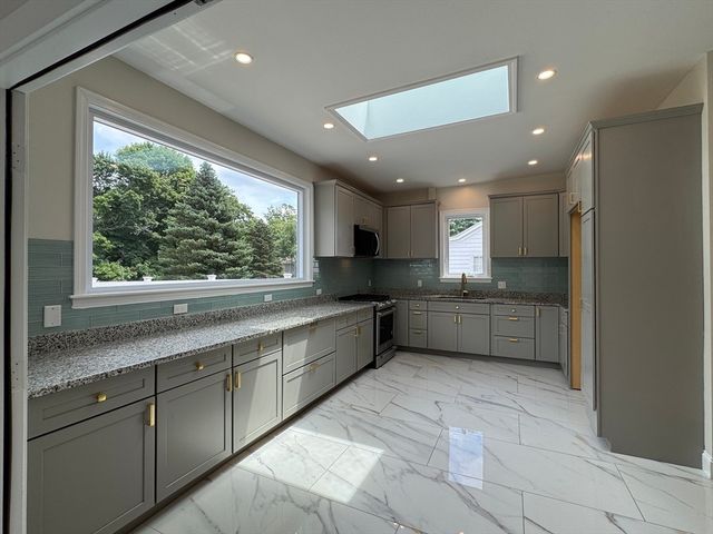 175 Wilbur Ave, Swansea, MA 02777