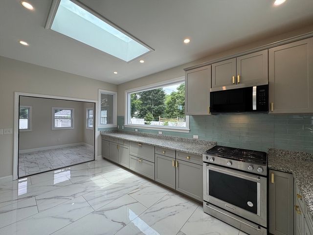 175 Wilbur Ave, Swansea, MA 02777