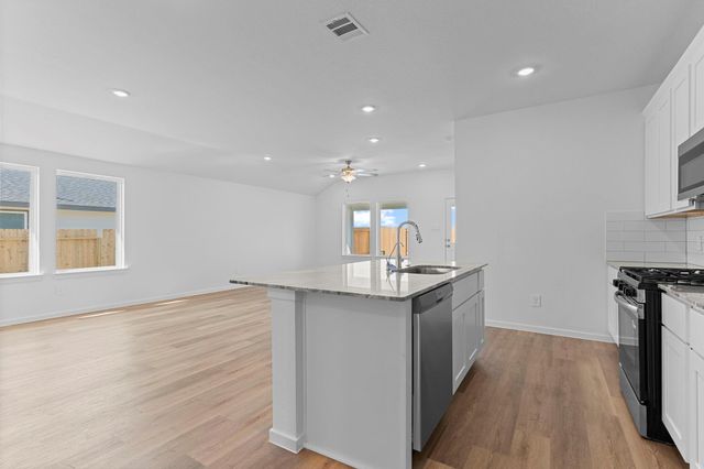 9015 Rose Water Trails, Iowa Colony, TX 77583