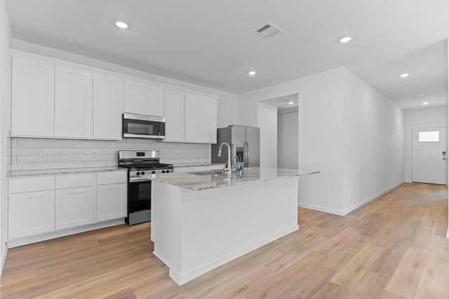 9015 Rose Water Trails, Iowa Colony, TX 77583