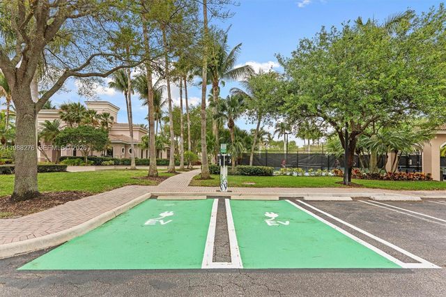2725 Anzio Ct 307, Palm Beach Gardens, FL 33410