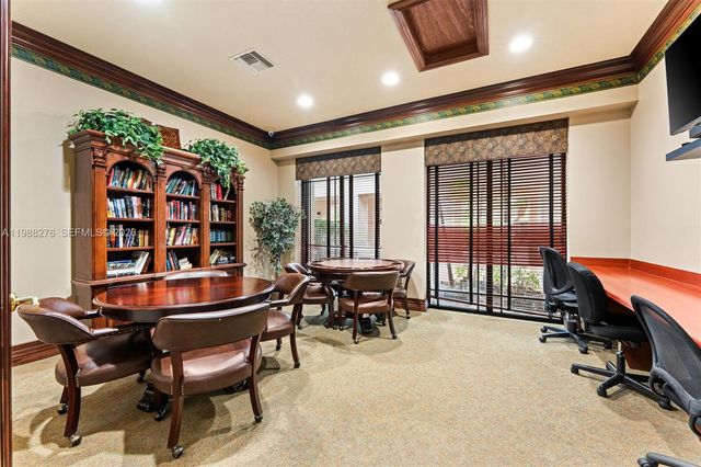 2725 Anzio Ct 307, Palm Beach Gardens, FL 33410