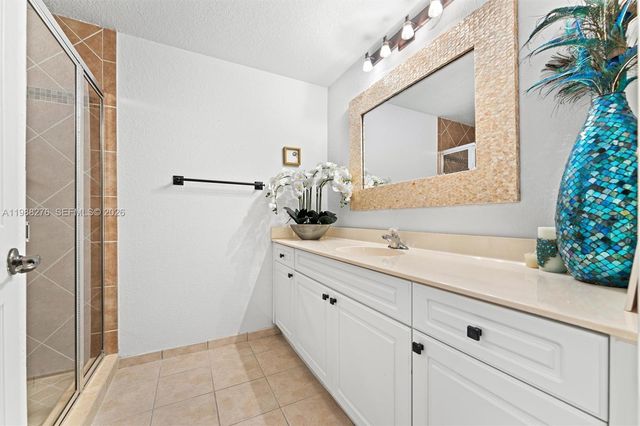 2725 Anzio Ct 307, Palm Beach Gardens, FL 33410