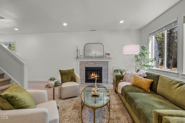 545 NW 29th Street, Redmond, OR 97756