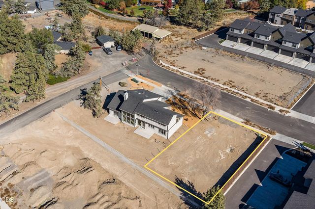 545 NW 29th Street, Redmond, OR 97756