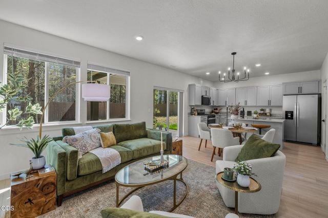 545 NW 29th Street, Redmond, OR 97756