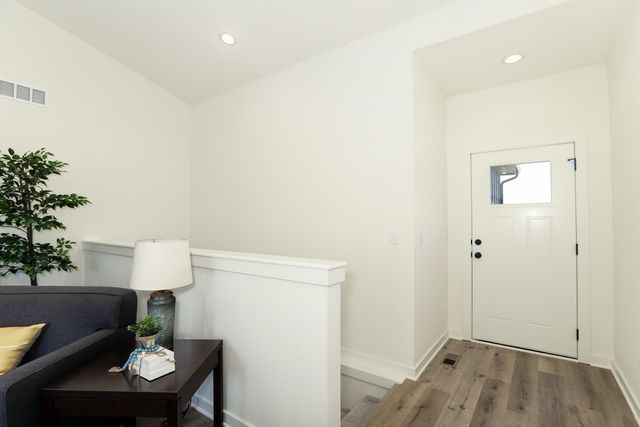 5255 Pinecrest Ct N, Bel Aire, KS 67220