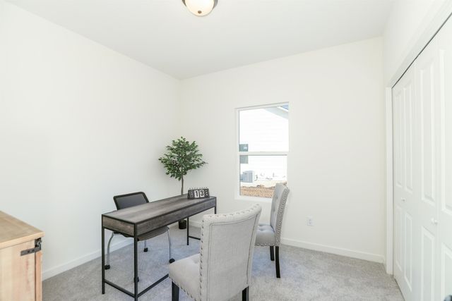 5255 Pinecrest Ct N, Bel Aire, KS 67220