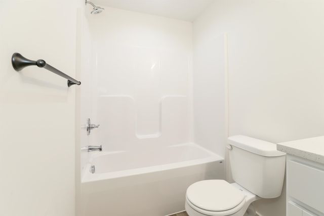 5255 Pinecrest Ct N, Bel Aire, KS 67220