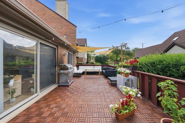 1975 Koehling Road, Northbrook, IL 60062