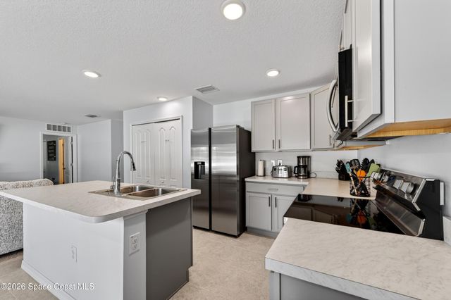 681 Floyd Street SE, Palm Bay, FL 32909