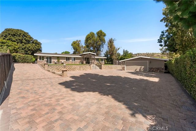 12756 Barrett Lane, North Tustin, CA 92705