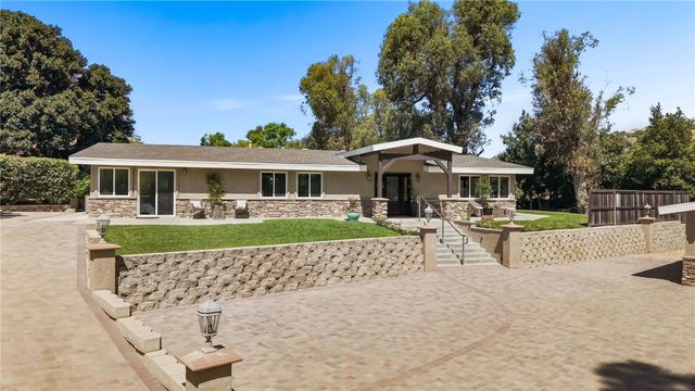 12756 Barrett Lane, North Tustin, CA 92705