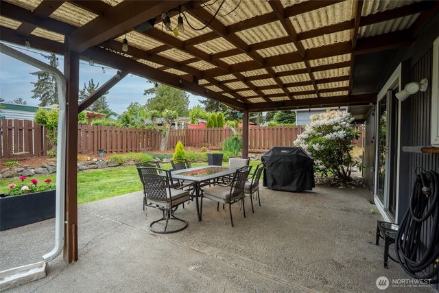 24855 16TH Avenue S, Des Moines, WA 98198