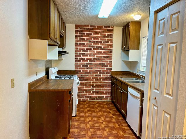 117 MEADOW WAY, Converse, TX 78109