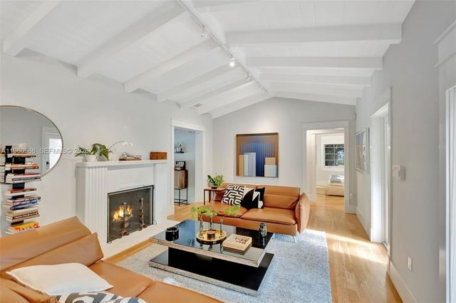 9105 NE 5th Ave, Miami Shores, FL 33138