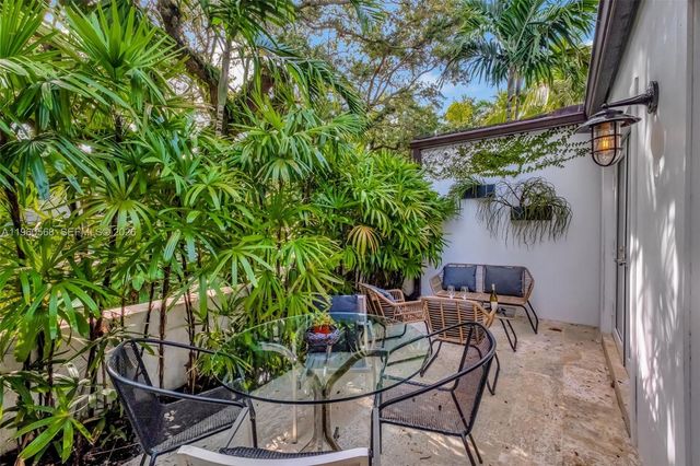 9105 NE 5th Ave, Miami Shores, FL 33138