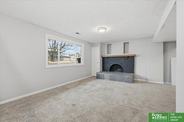 1114 Hackney Drive, Papillion, NE 68046