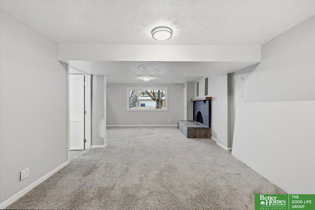 1114 Hackney Drive, Papillion, NE 68046