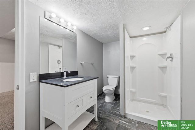 1114 Hackney Drive, Papillion, NE 68046