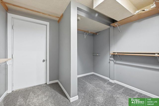 1114 Hackney Drive, Papillion, NE 68046