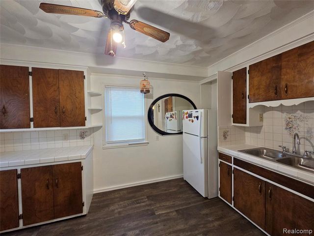 20409 Yonka Street, Detroit, MI 48234