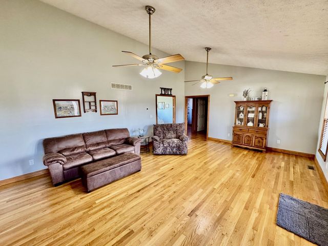 851 McAfee Lane, Salvisa, KY 40372