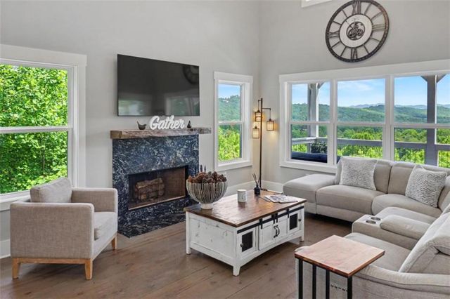 9 Queens Court, Blairsville, GA 30512