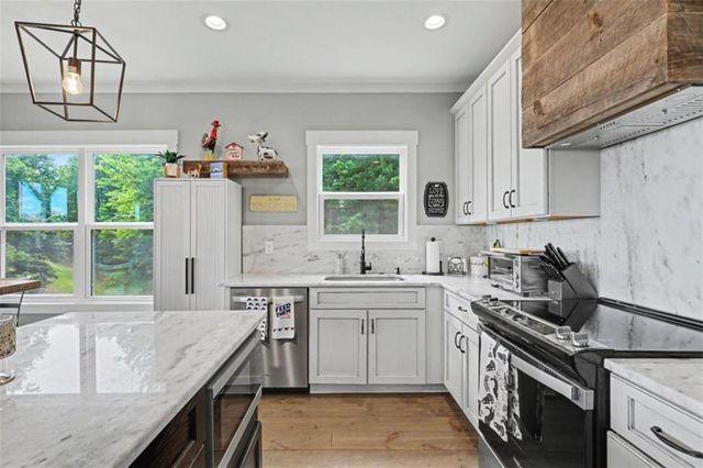 9 Queens Court, Blairsville, GA 30512
