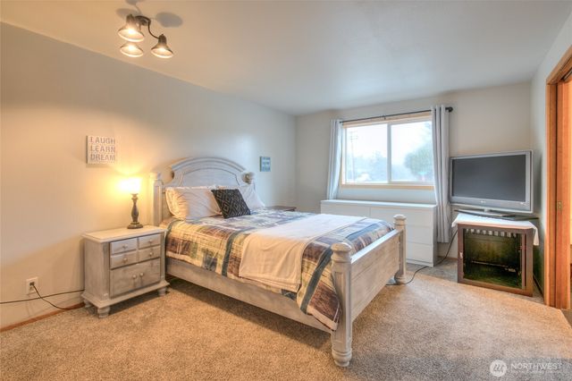 200 Ocean Lake Way NW, Ocean Shores, WA 98569