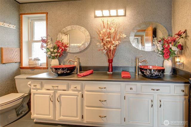 200 Ocean Lake Way NW, Ocean Shores, WA 98569