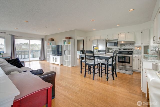 200 Ocean Lake Way NW, Ocean Shores, WA 98569