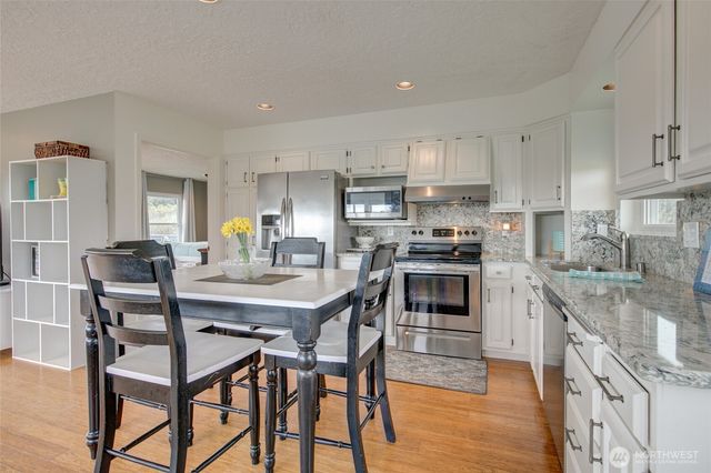 200 Ocean Lake Way NW, Ocean Shores, WA 98569