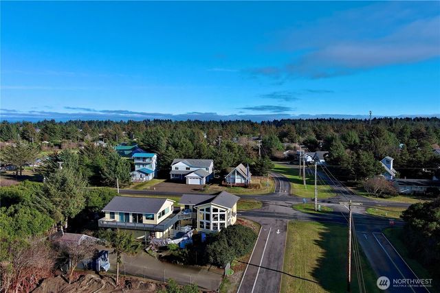 200 Ocean Lake Way NW, Ocean Shores, WA 98569