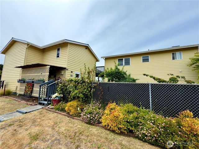 200 Ocean Lake Way NW, Ocean Shores, WA 98569