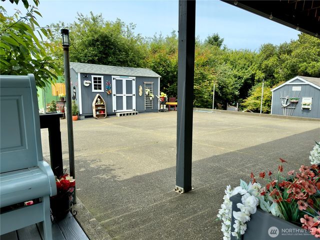 200 Ocean Lake Way NW, Ocean Shores, WA 98569