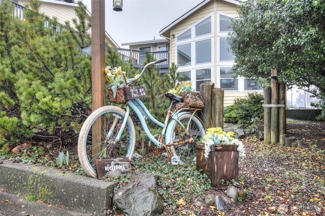 200 Ocean Lake Way NW, Ocean Shores, WA 98569